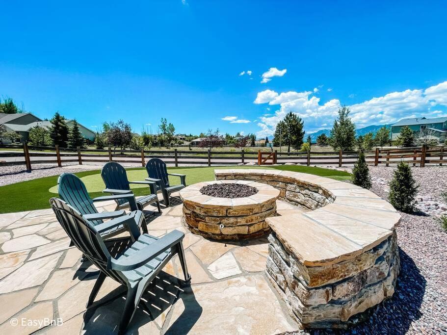 Villa ✶Falcon'S Nest✶Hot Tub/Games/Mins To Usafa &Hiking Monument Exterior foto